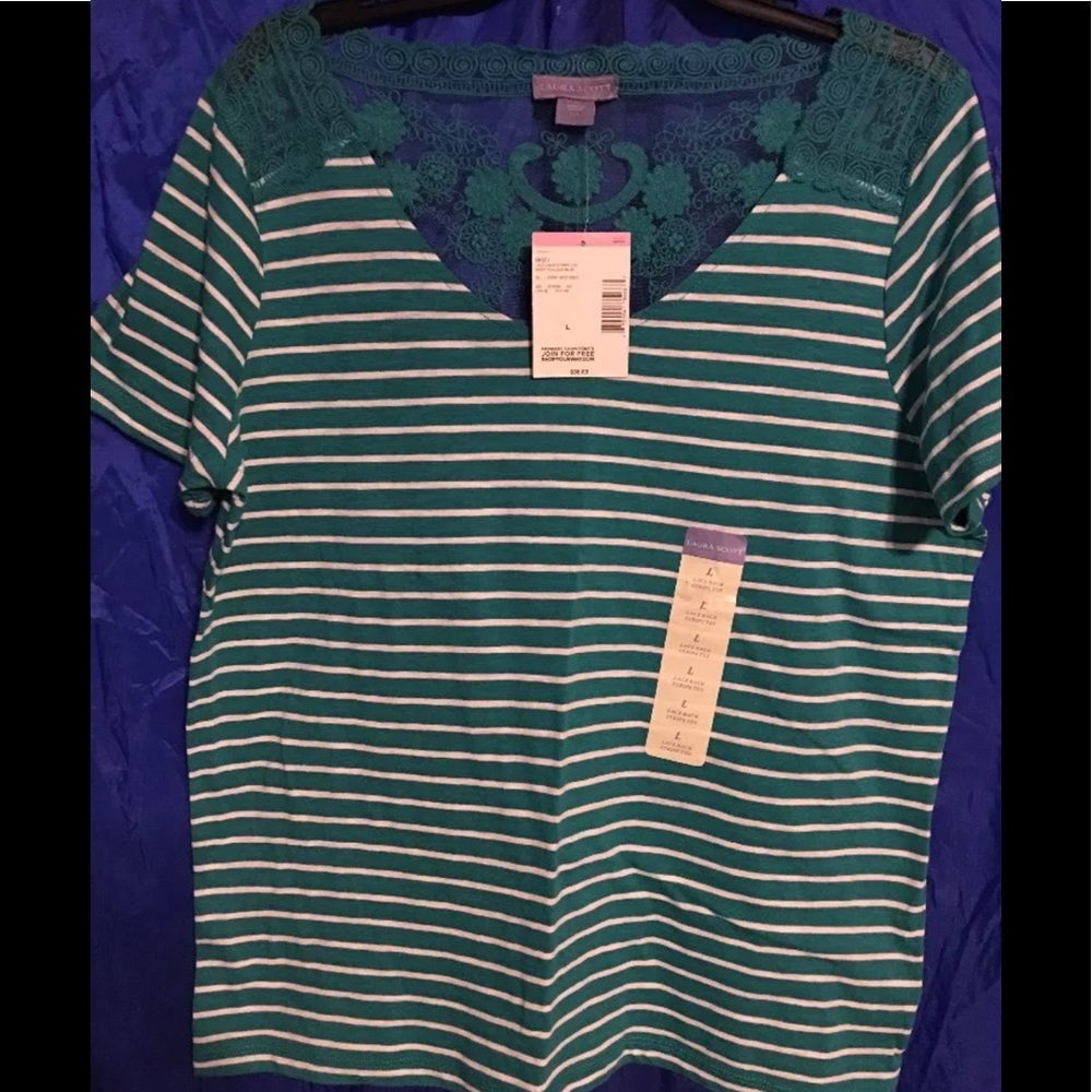 Laura Scott women’s top size L